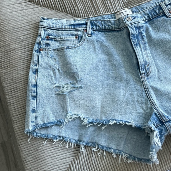 Abercrombie Mom Jean Shorts - Picture 4 of 5